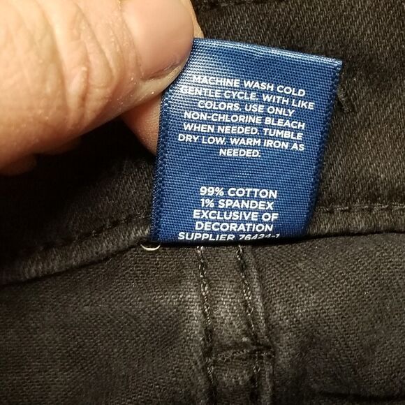 Arizona Jeans Shorts Womans Size 6 Black Distressed Low Rise - Picture 6 of 9